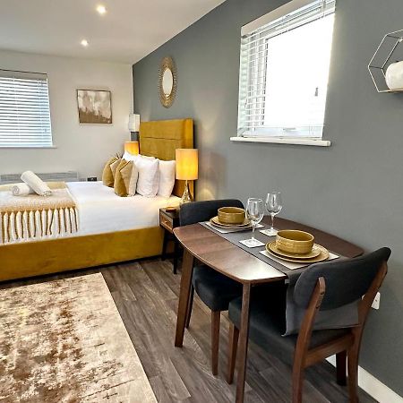 A Cozy Hideaway With Balcony - Close To Beach Bournemouth Exterior foto